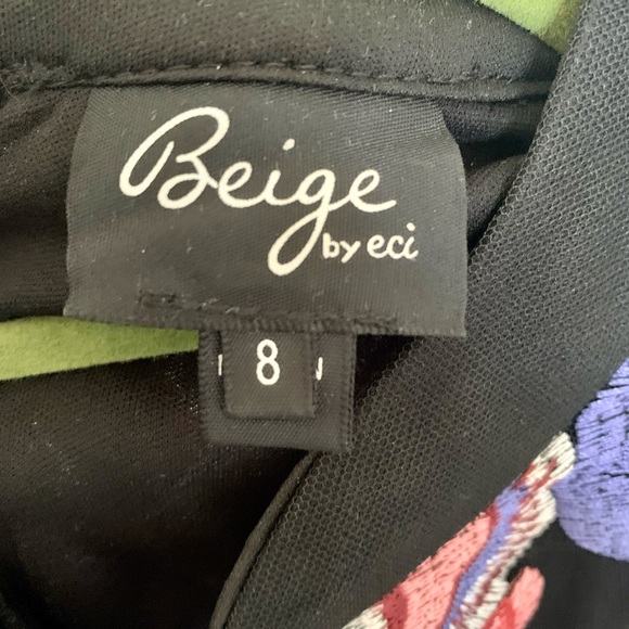 Beige by Eci Japanese Style Flower Dress - Picture 7 of 7